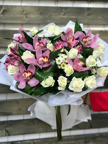 Букет цветов из: Розы и Хризантемы в Берёзовке Алтайского края