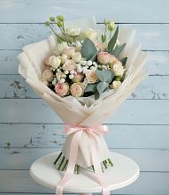 Букет цветов из:  Розы и Лизиантусы в Берёзовке Алтайского края