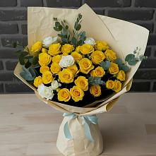 Букет цветов из:  Розы в Берёзовке Алтайского края