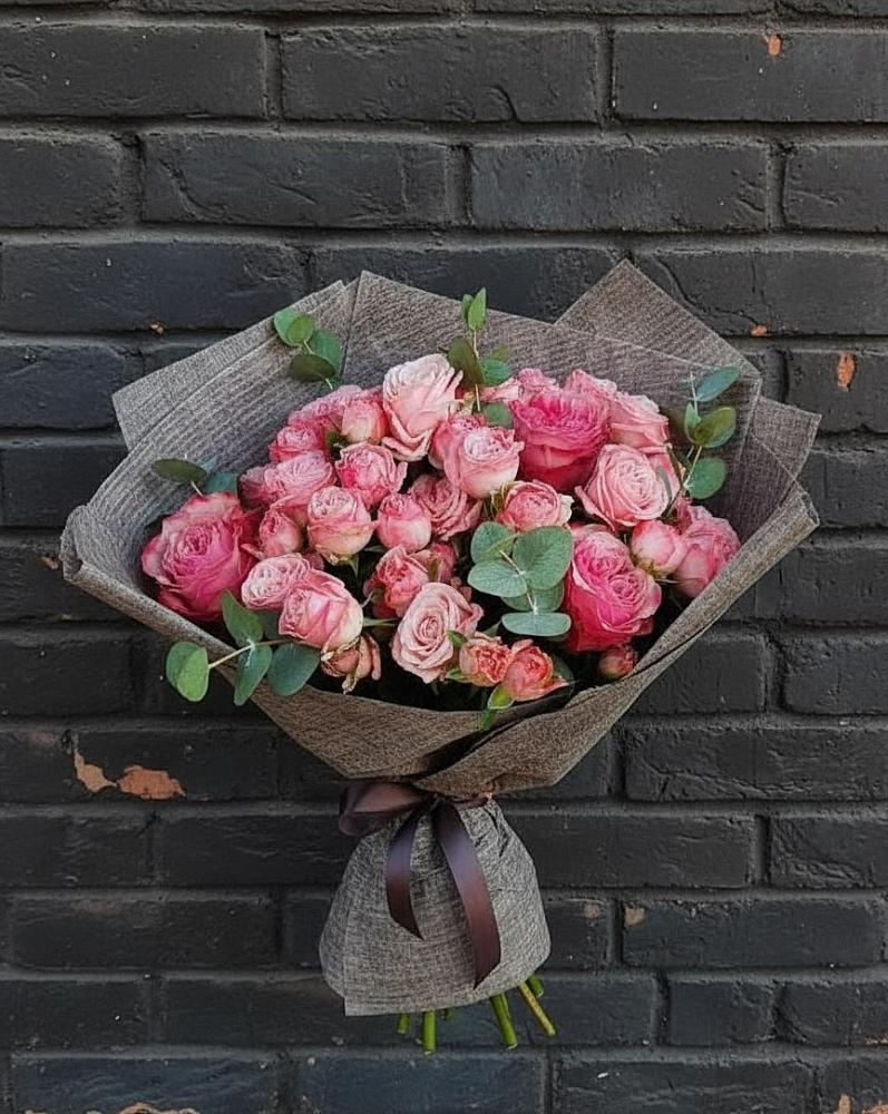 Букет цветов из: Розы в Берёзовке Алтайского края