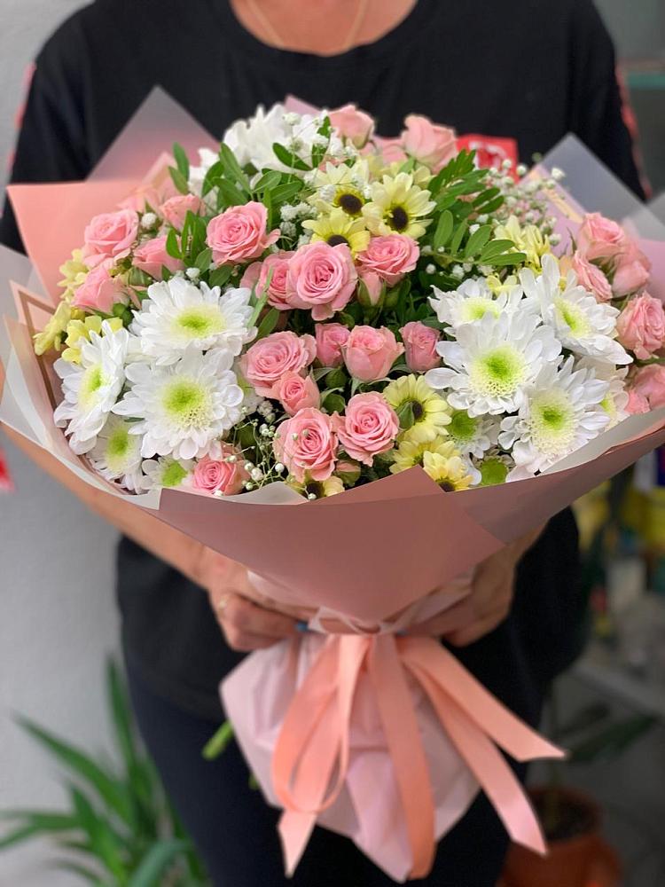 Букет цветов из: Розы и Хризантемы в Берёзовке Алтайского края