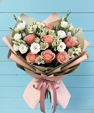 Букет цветов из:  Розы, Альстромерии и Лизиантусы в Берёзовке Алтайского края