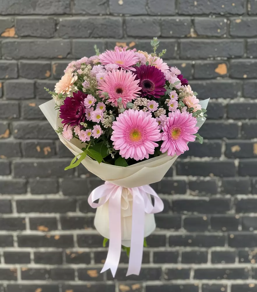 Букет цветов из: Герберы и Хризантемы в Берёзовке Алтайского края