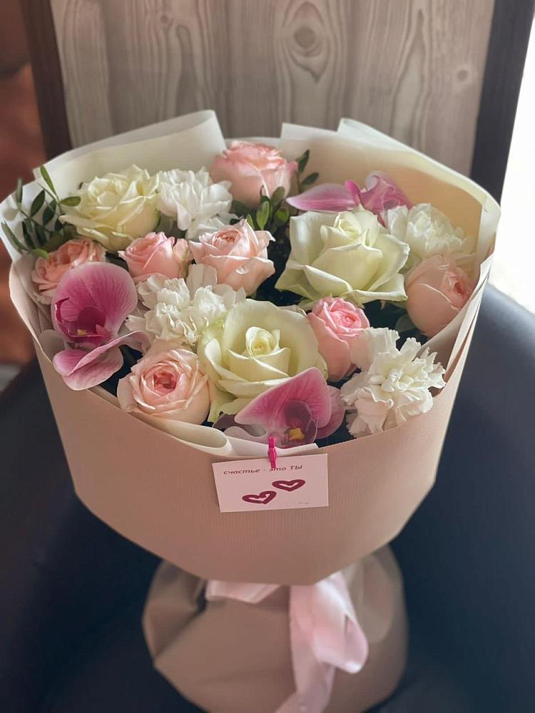 Букет цветов из: Орхидеи, Розы и Гвоздики в Берёзовке Алтайского края