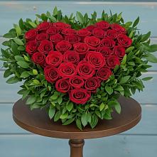 Цветочная композиция из Розы в виде сердца #REPLACE_PRED# Берёзовке Алтайского края