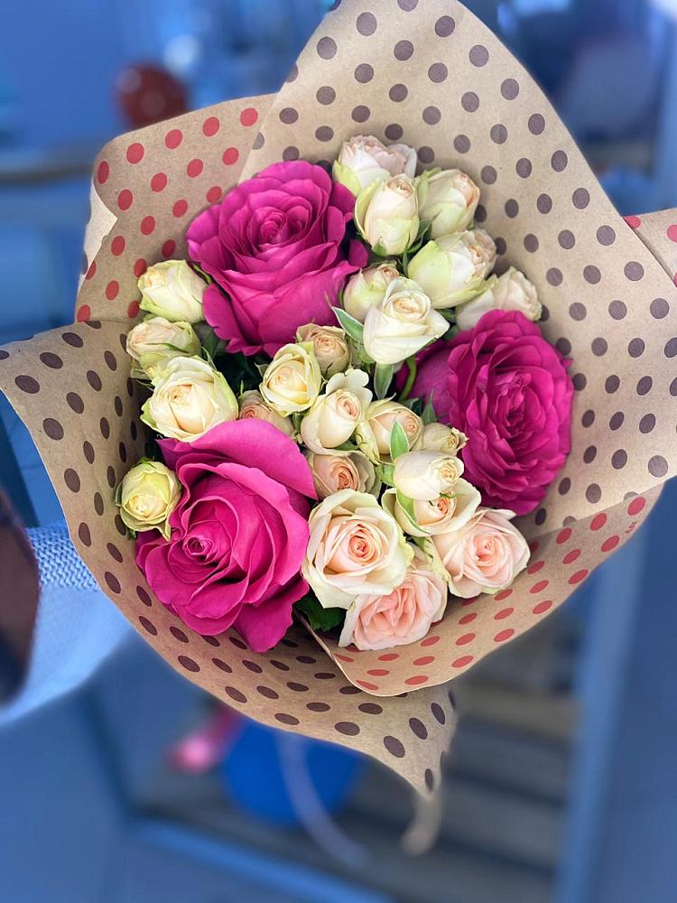 Букет цветов из: Розы в Берёзовке Алтайского края