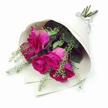Букет цветов из:  Розы в Берёзовке Алтайского края