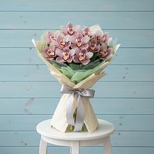 Букет цветов из:  Орхидеи и Розы в Берёзовке Алтайского края