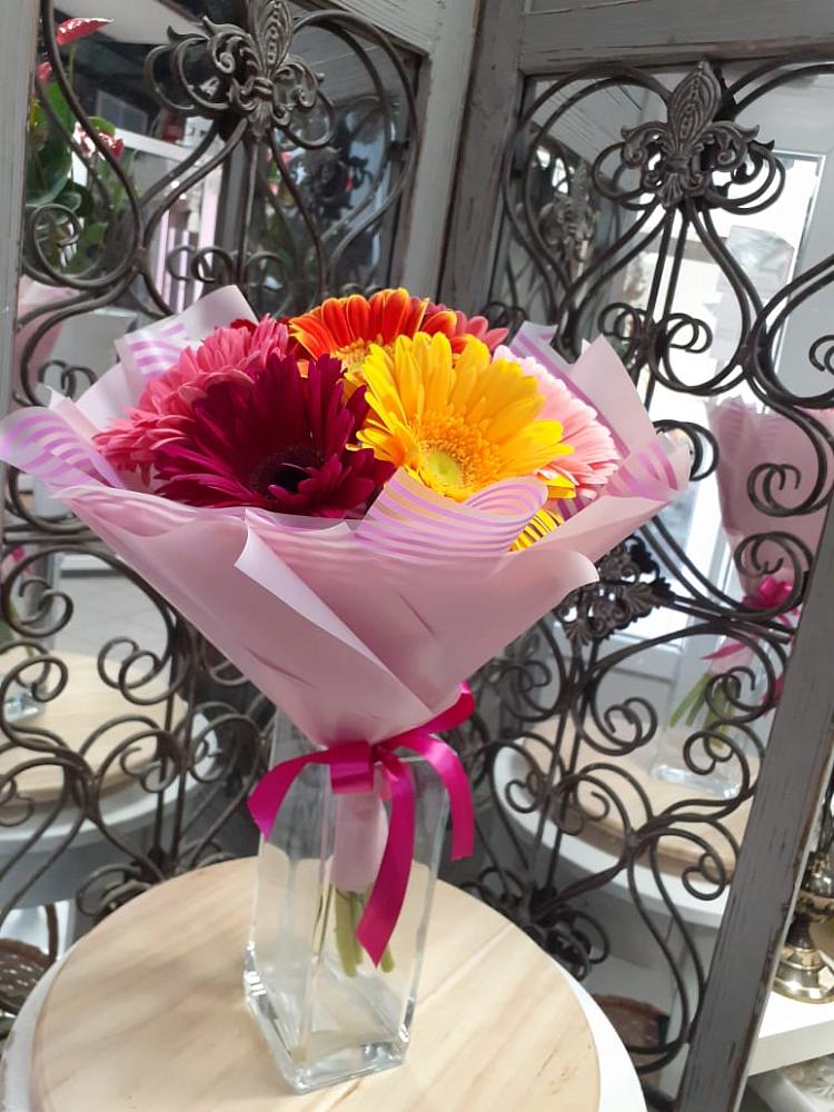 Букет цветов из: Герберы в Берёзовке Алтайского края