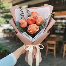 Букет цветов из:  Розы в Берёзовке Алтайского края