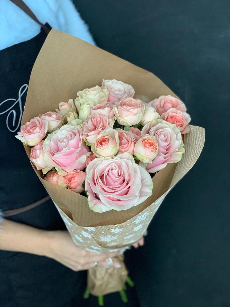 Букет цветов из: Хризантемы и Розы в Берёзовке Алтайского края