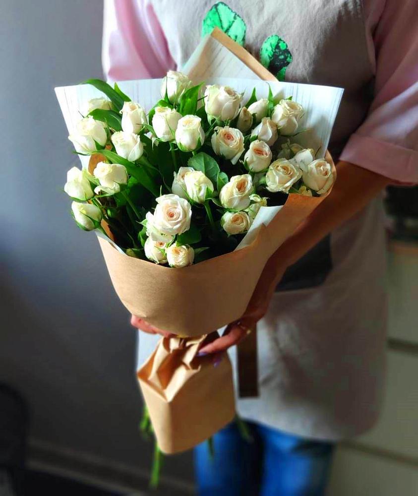 Букет цветов из: Розы в Берёзовке Алтайского края