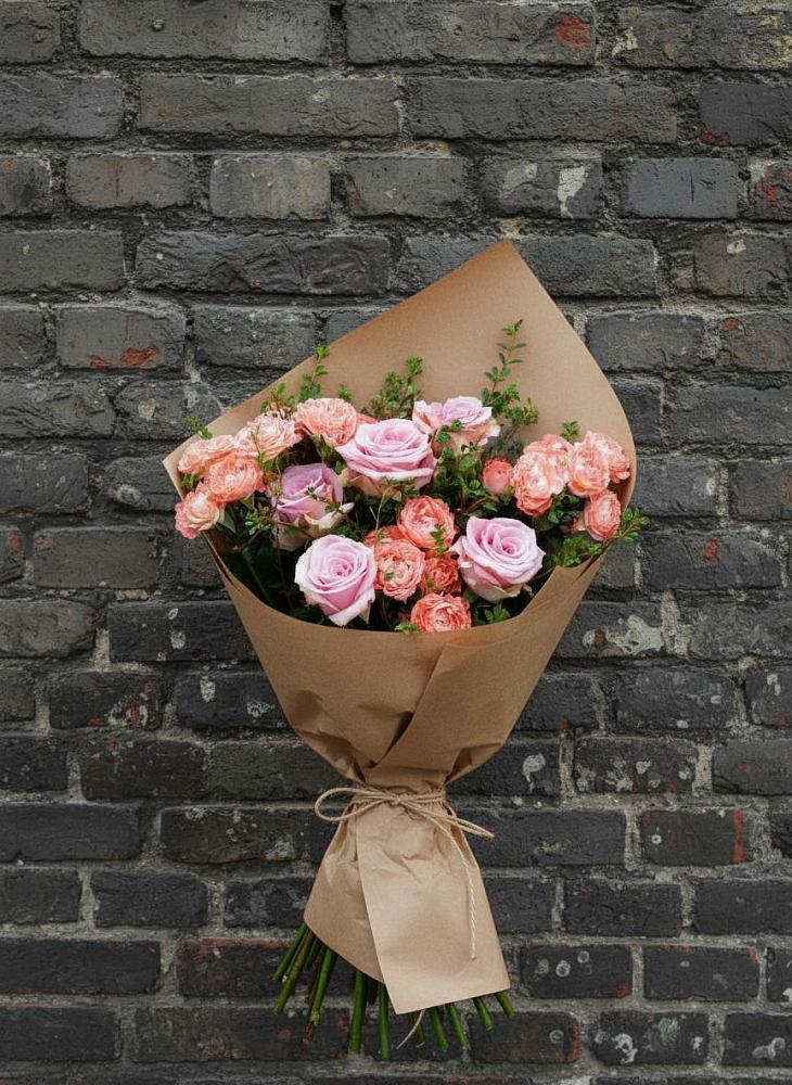 Букет цветов из: Розы в Берёзовке Алтайского края