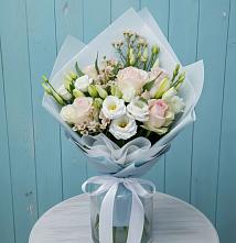 Букет цветов из:  Розы и Лизиантусы в Берёзовке Алтайского края