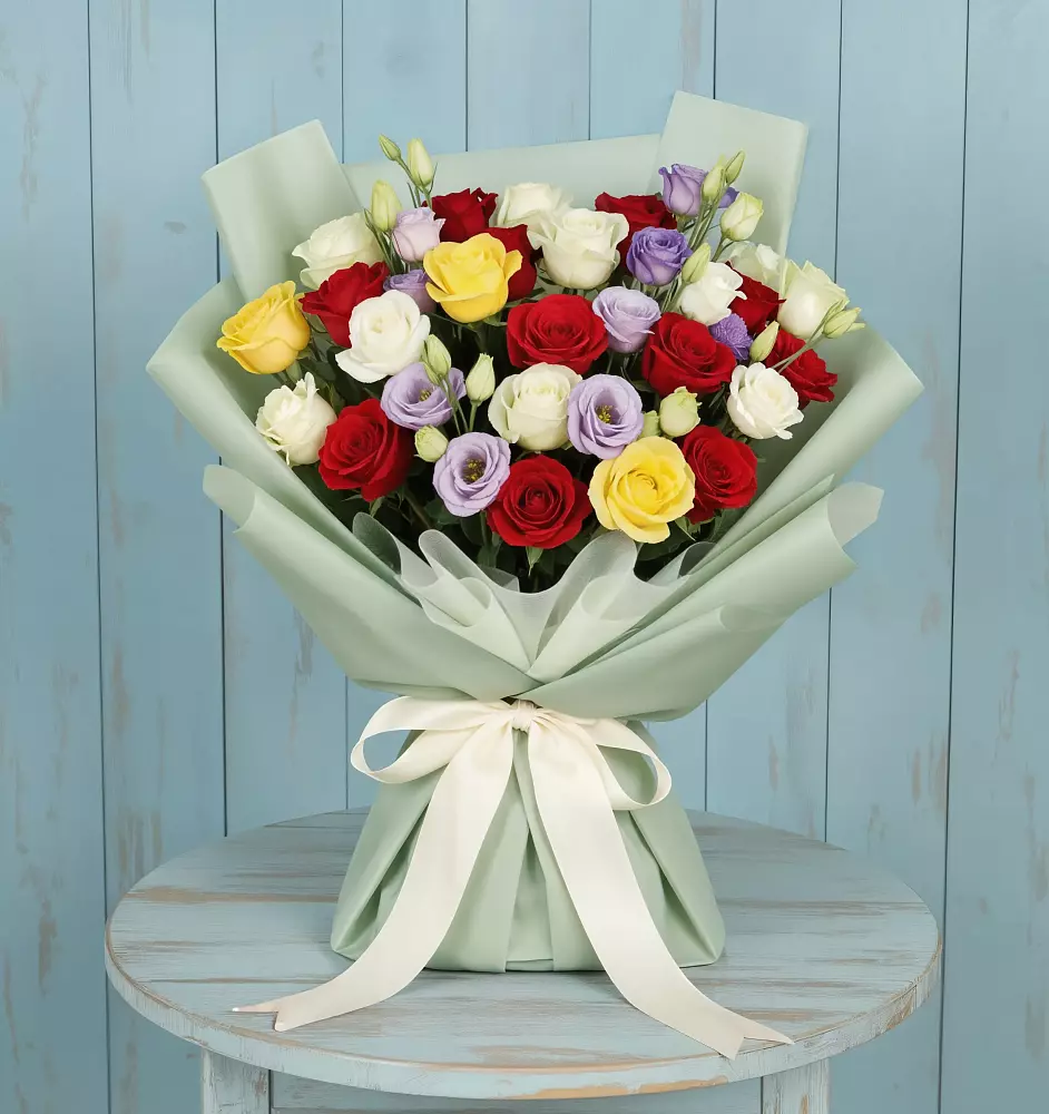 Букет цветов из: Розы в Берёзовке Алтайского края