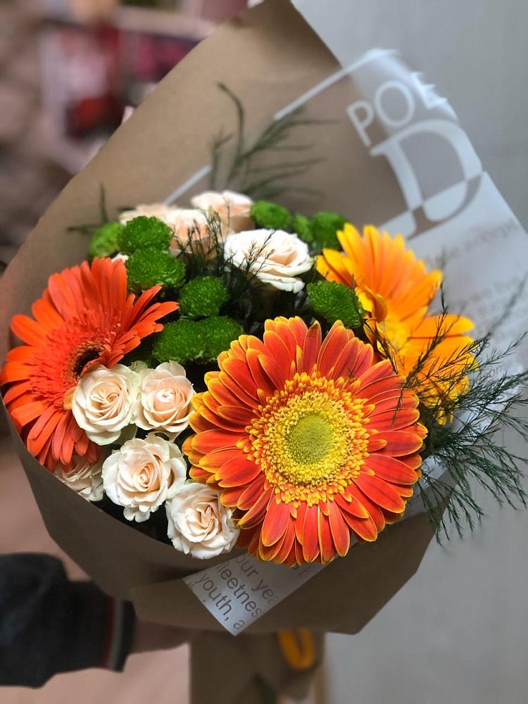 Букет цветов из: Герберы, Хризантемы и Розы в Берёзовке Алтайского края