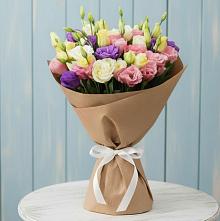 Букет цветов из:  Лизиантусы в Берёзовке Алтайского края