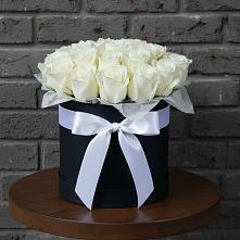 Цветочная композиция из Розы в шляпной коробке в Берёзовке Алтайского края