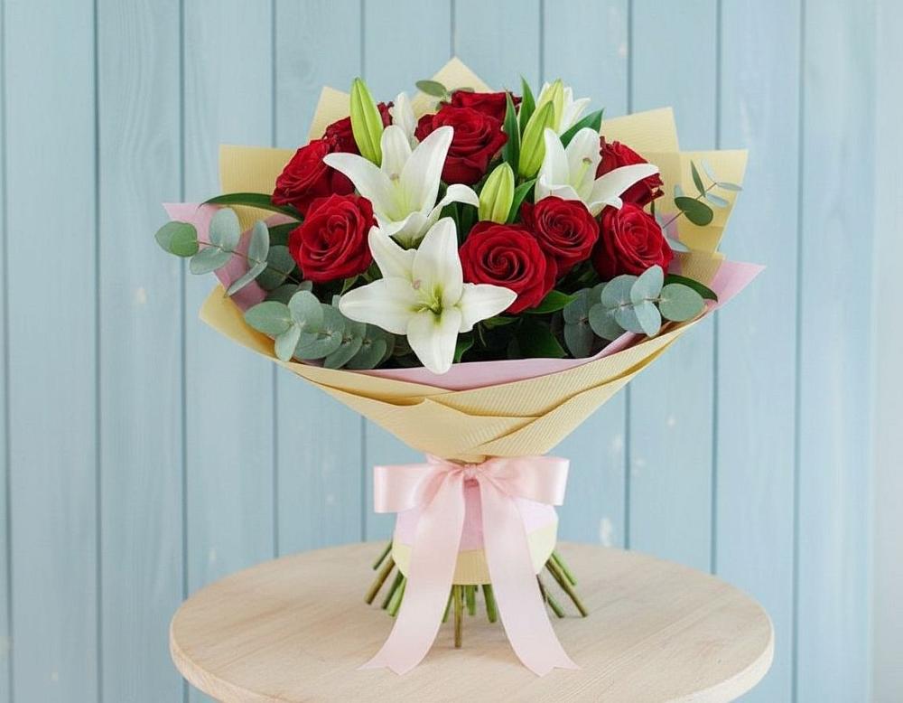 Букет цветов из: Лилии и Розы в Берёзовке Алтайского края
